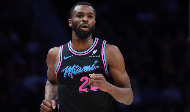 北京单场-兢兢业业！维金斯半场7中5贡献11分3板 三分3中1